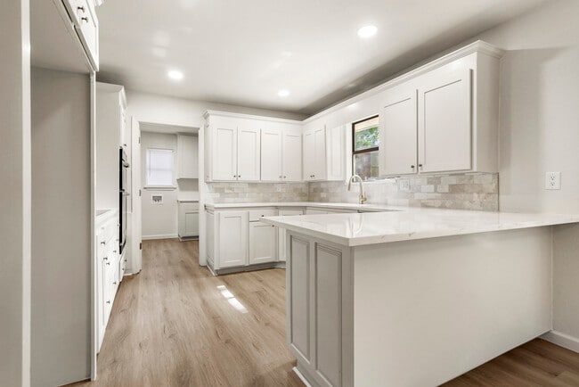 Building Photo - 8747 S 68th E Ave