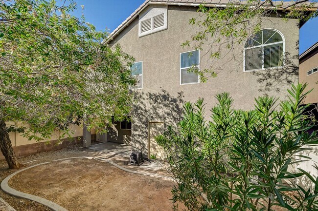 Building Photo - Stunning Northwest three bedroom w/ a loft!