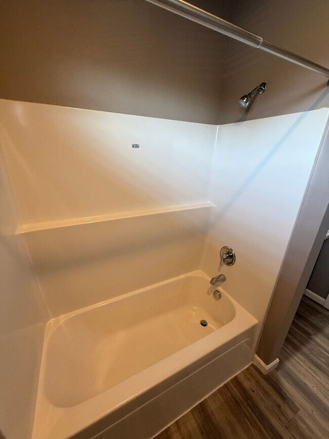 Building Photo - 4225 Hawthorne Ave NE