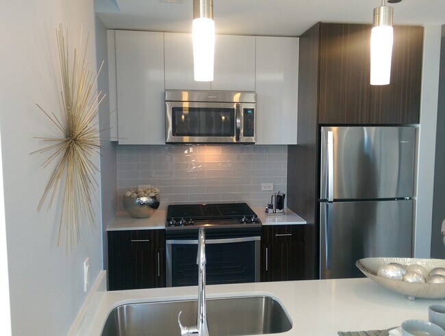 Primary Photo - 230 N Michigan Ave