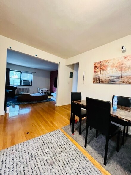 Building Photo - 403 Park Ave