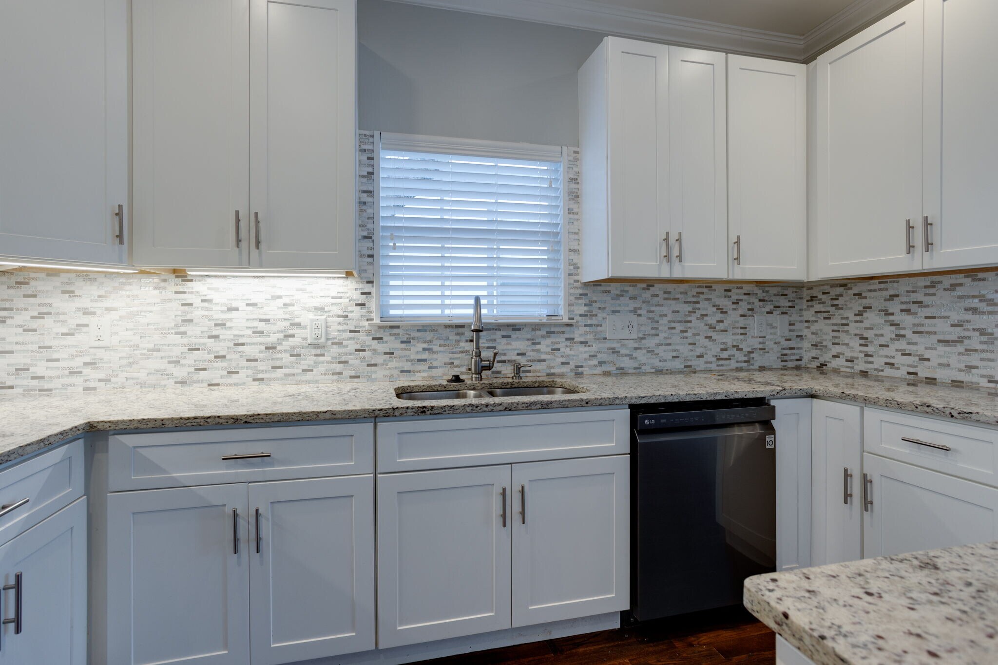 Building Photo - 5908A Morrow Rd