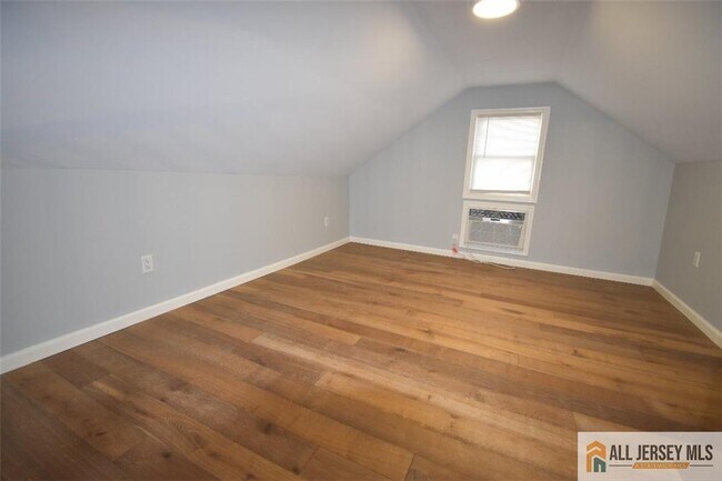 Building Photo - 99 Main St