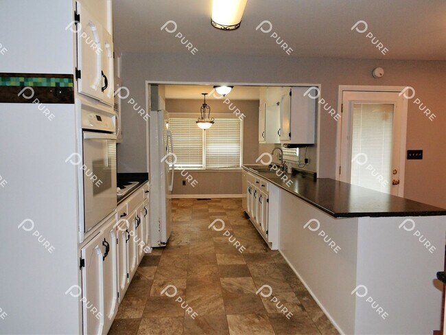 Building Photo - 1717 Haynes Ave NE