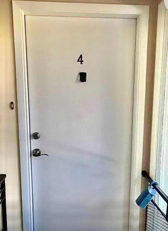 Building Photo - 4266 Roswell Rd NE