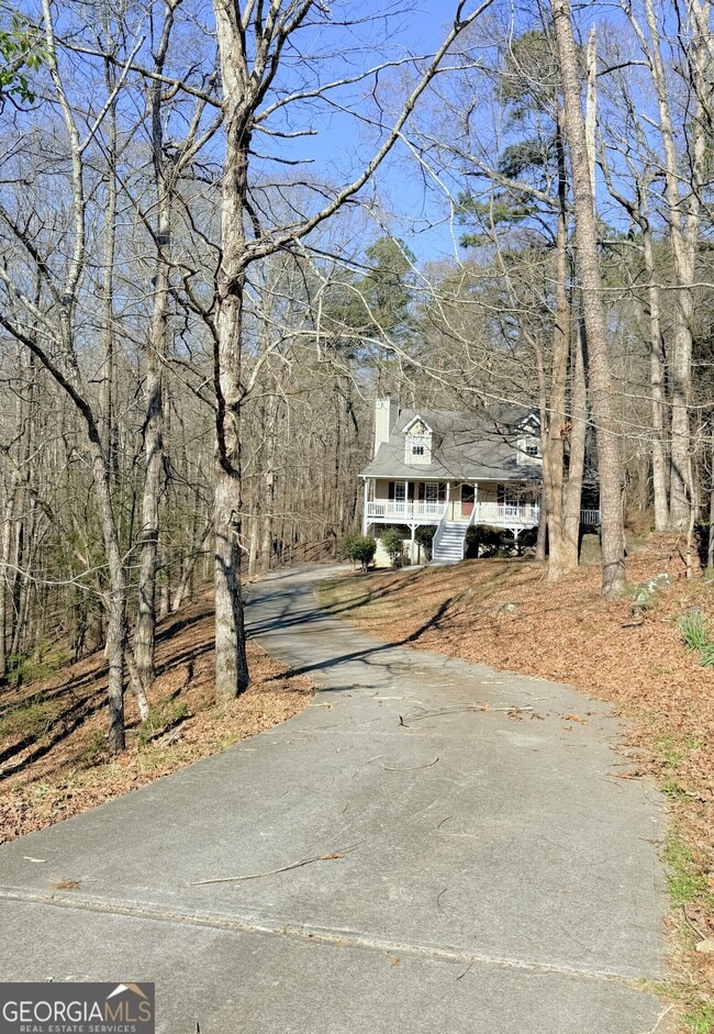 Building Photo - 3395 Woodlake Ln