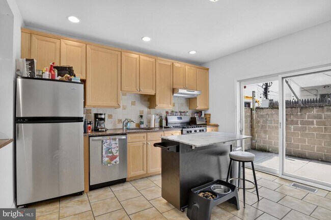 Building Photo - 1202 Gerritt St