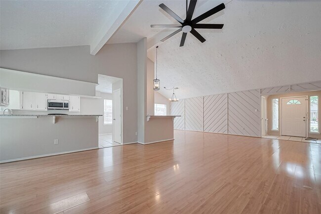 Building Photo - 2606 Lexington Woods Dr