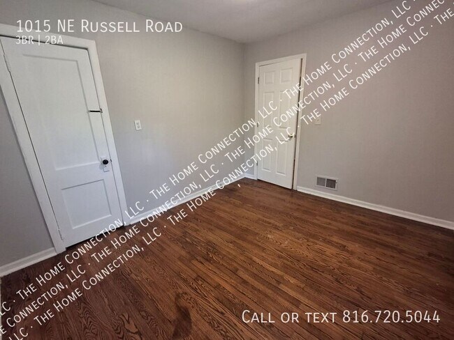 Building Photo - 1015 NE Russell Rd.