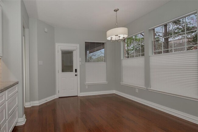 Building Photo - 2 E Pipers Green St