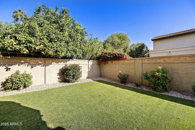 Building Photo - 8782 E Mustang Trail