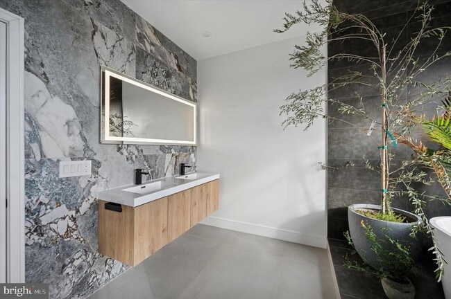 Building Photo - 331 Fountain St