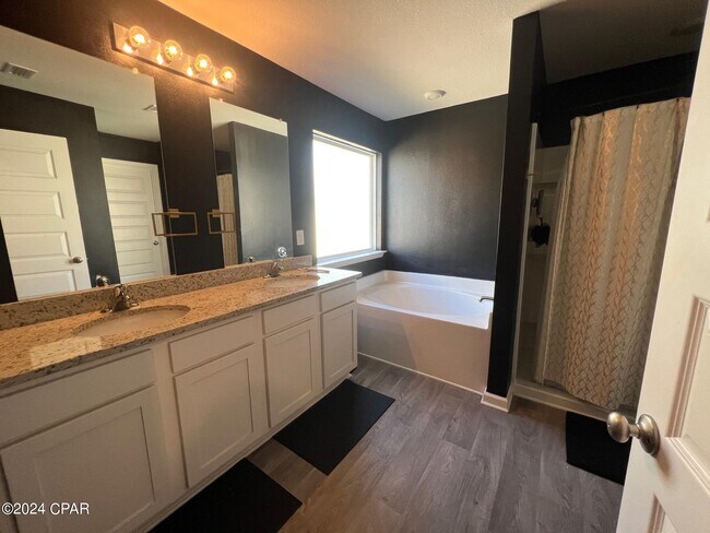Building Photo - 255 Ryder Ln