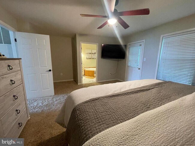 Building Photo - 2315 Lookout Rd