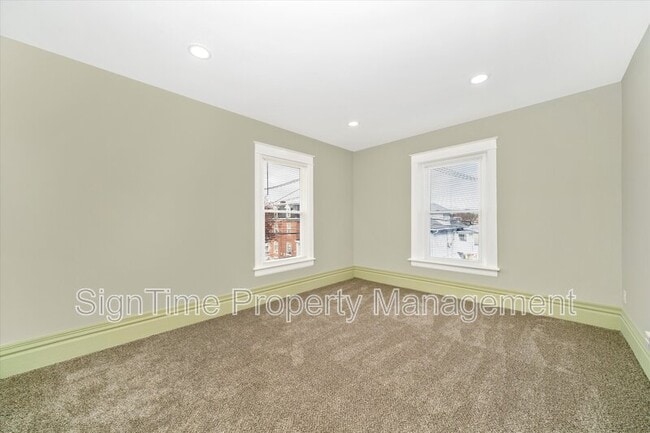 Building Photo - 25 Wayside Ave