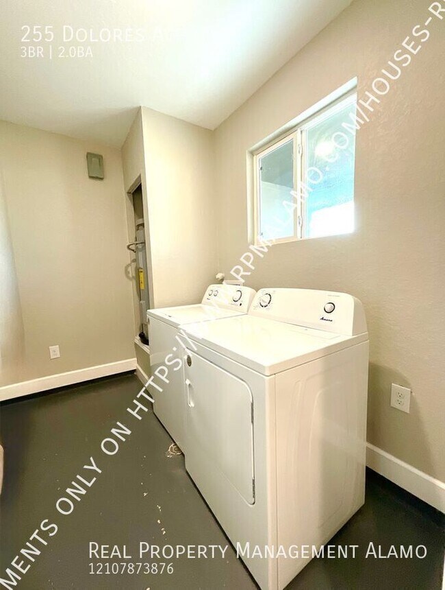 Building Photo - 255 Dolores Ave