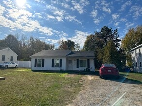 Building Photo - 3 bed 2 bath in Henrico! Yard, Central HVAC, laundry, great neighborhood!