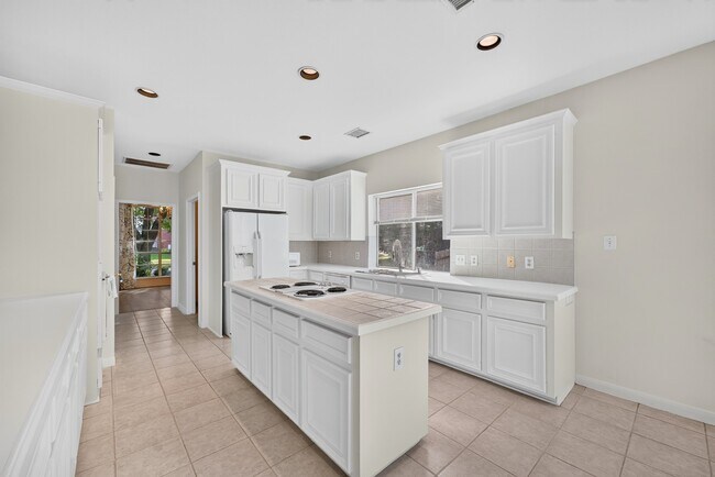 Building Photo - 1727 Emma Cove Ct