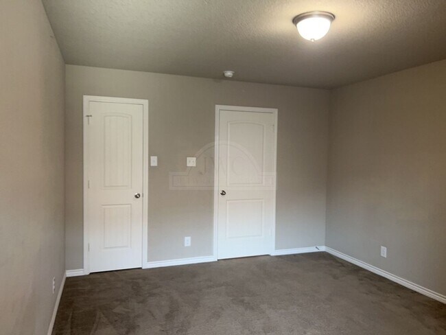 Building Photo - 2604 Tarrant County Dr