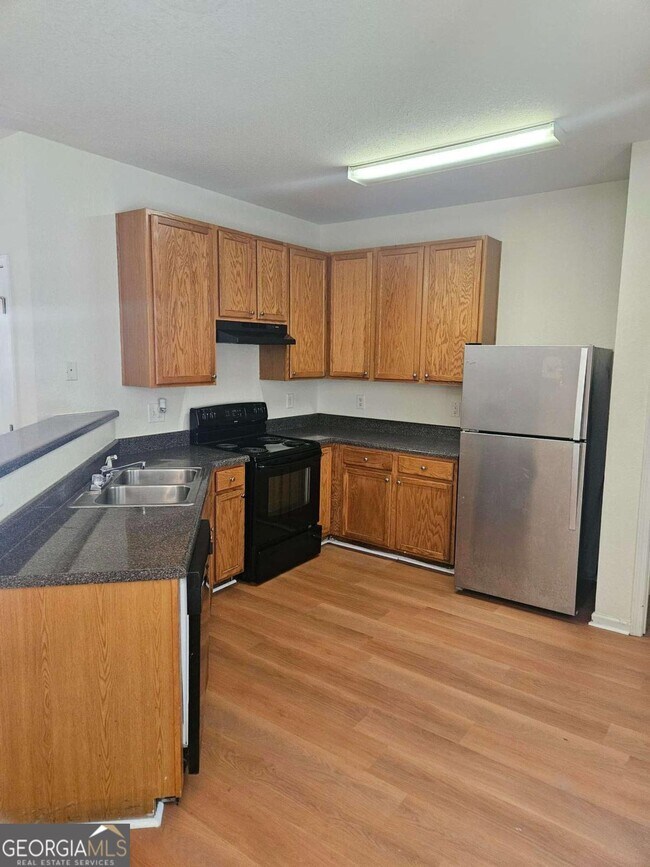 Building Photo - 290 Brookview Dr