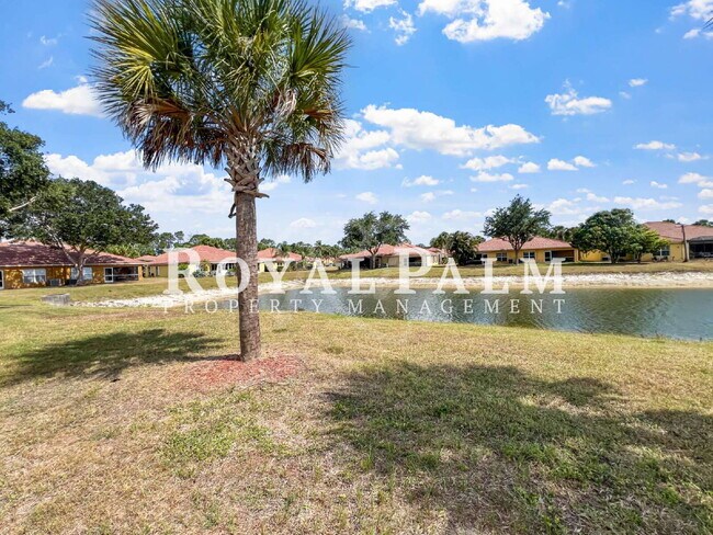 Building Photo - 4BR/2BA Duplex Living in Vistanna Villas + Washer & Dryer! — Space, Style, and Laundry Convenienc...