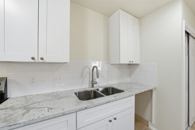 Building Photo - 16722 Moary Firth Dr