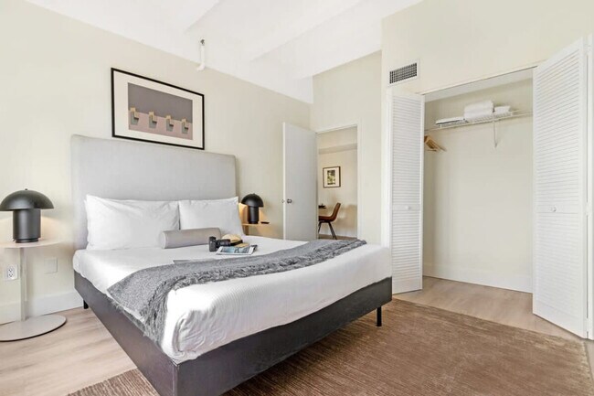 Building Photo - 1300 Collins Ave