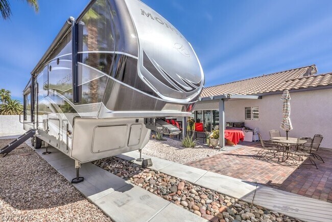 Building Photo - 7520 Barbie Ave