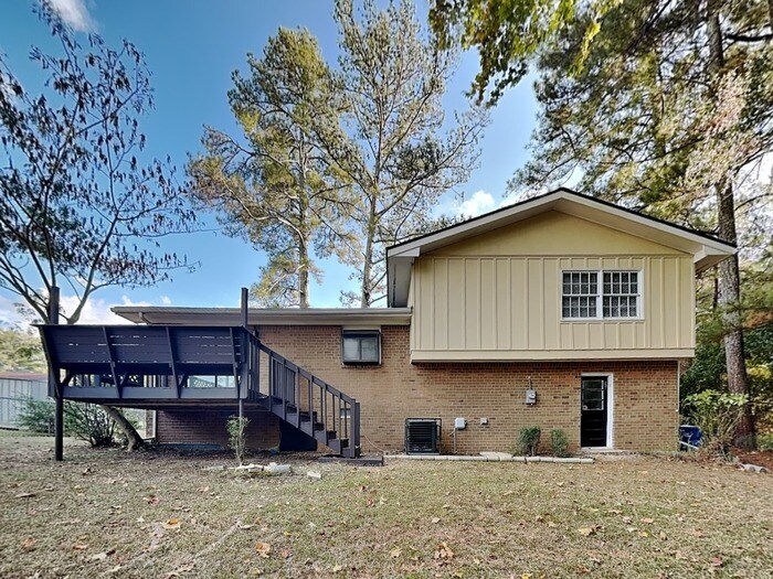 Building Photo - 105 Feldwood Pines St