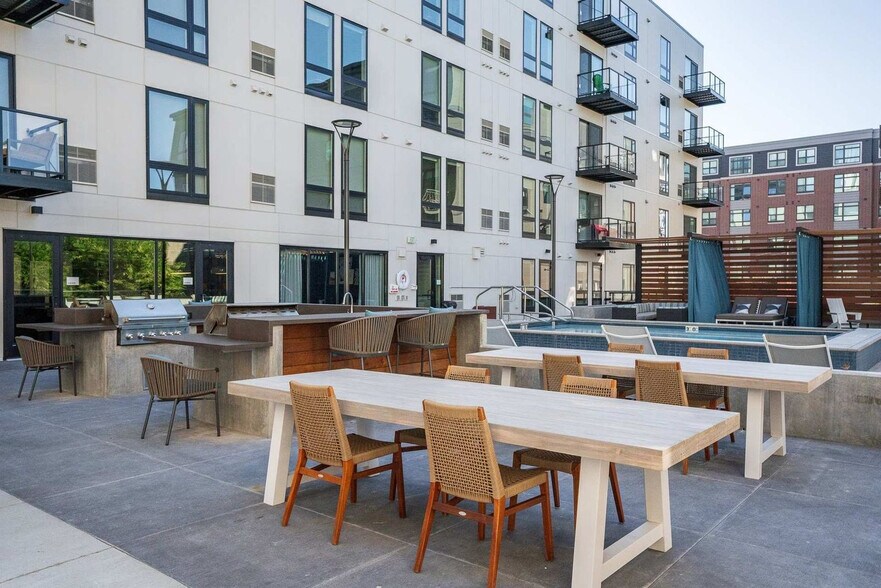 Building Photo - 1410 Nicollet Ave