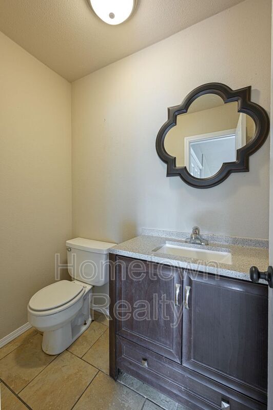 Building Photo - 135.5 E Himes St