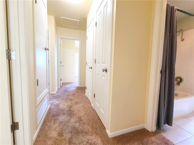 Building Photo - 12149 Country Club Ln