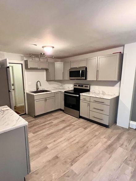 Unit 6 - 147 State St