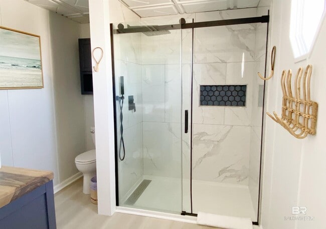 Building Photo - 450 E 1st Ave