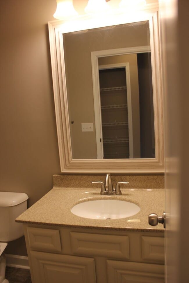 Building Photo - Cedar Point Townhouse for Rent!