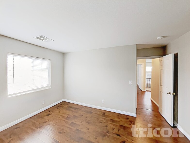 Building Photo - 717 Horse Stable Ave