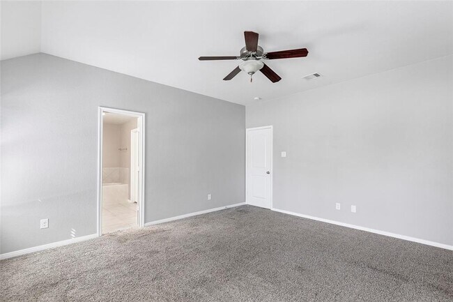 Building Photo - 18115 Van Berkel Ln