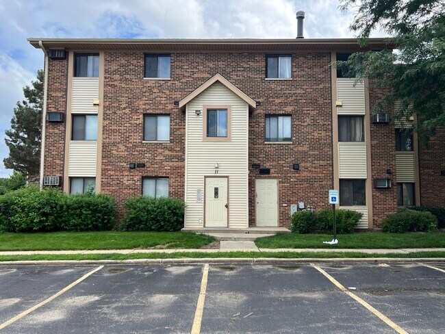 Building Photo - 11 Echo Ct