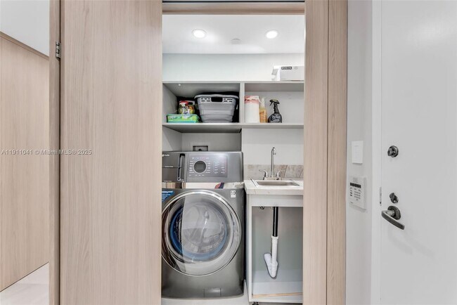 Building Photo - 19707 Turnberry Way