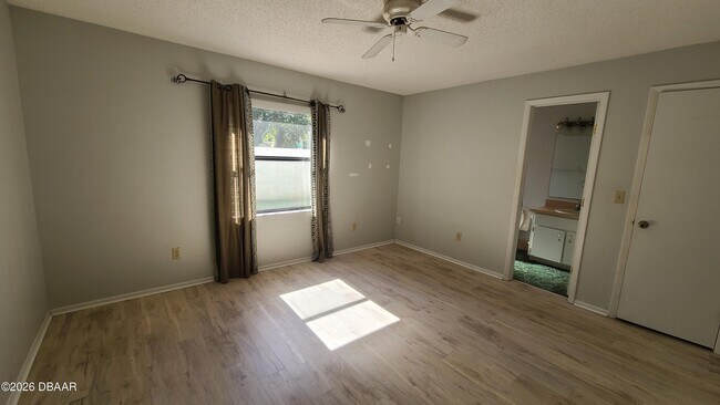 Building Photo - 428 Sandpiper Ct