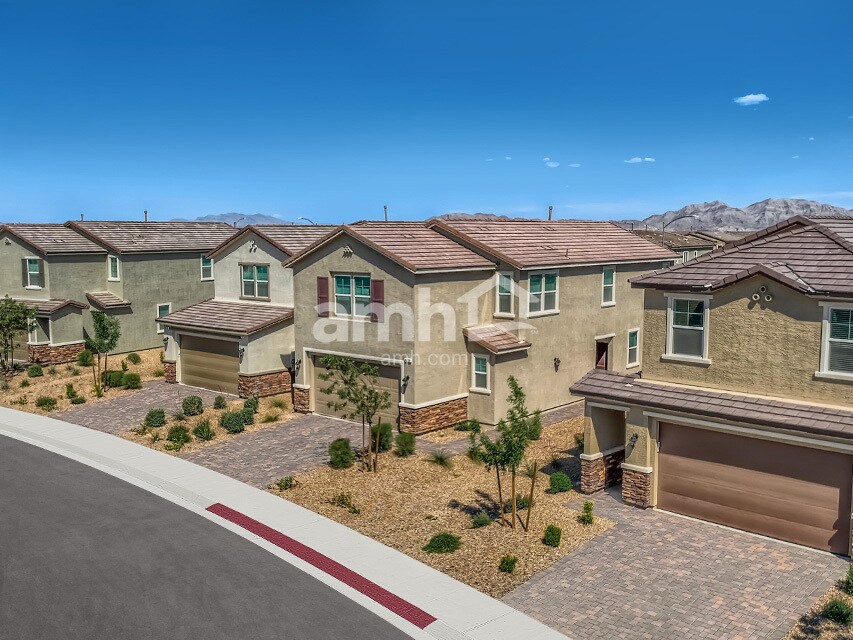 Building Photo - 1525 Garden Swing Ave
