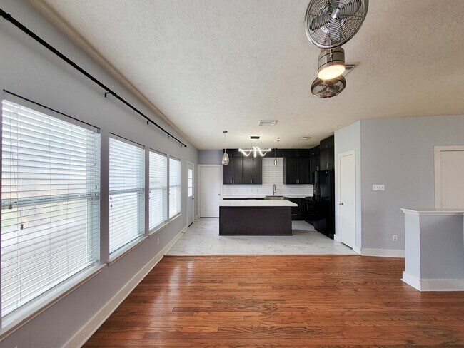 Building Photo - 714 Yawl Ct