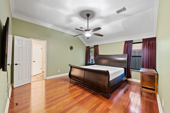 Building Photo - 5102 E Pagewick Dr