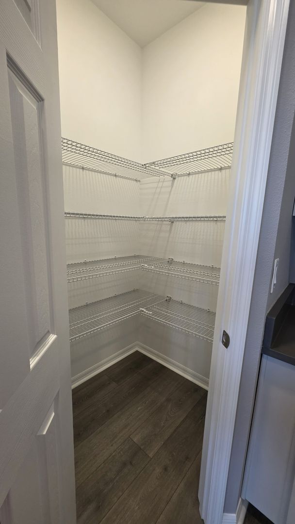 Building Photo - Executive 4BR / 3.5BA Home | Loft • Office...