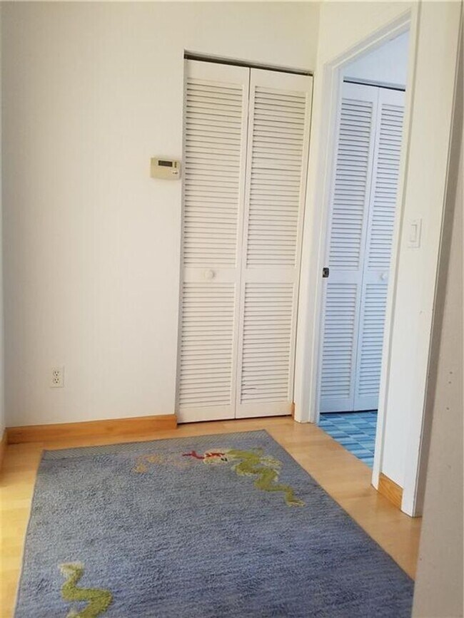 Building Photo - 1159 SE 6th Ct