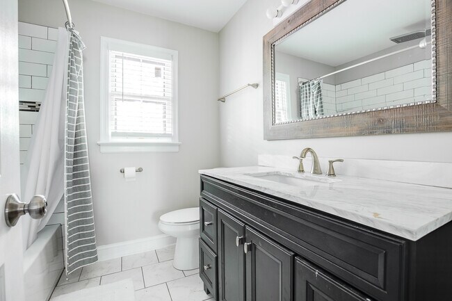 Building Photo - 3010 Fox Chase Dr