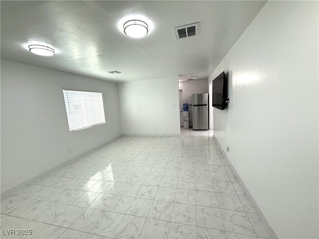 Building Photo - 3924 Mount Charleston Dr