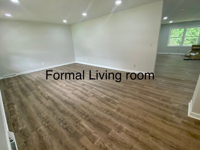 Building Photo - 609 Sunset Ave