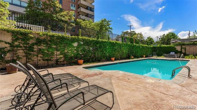 Building Photo - 200 N Pearl St