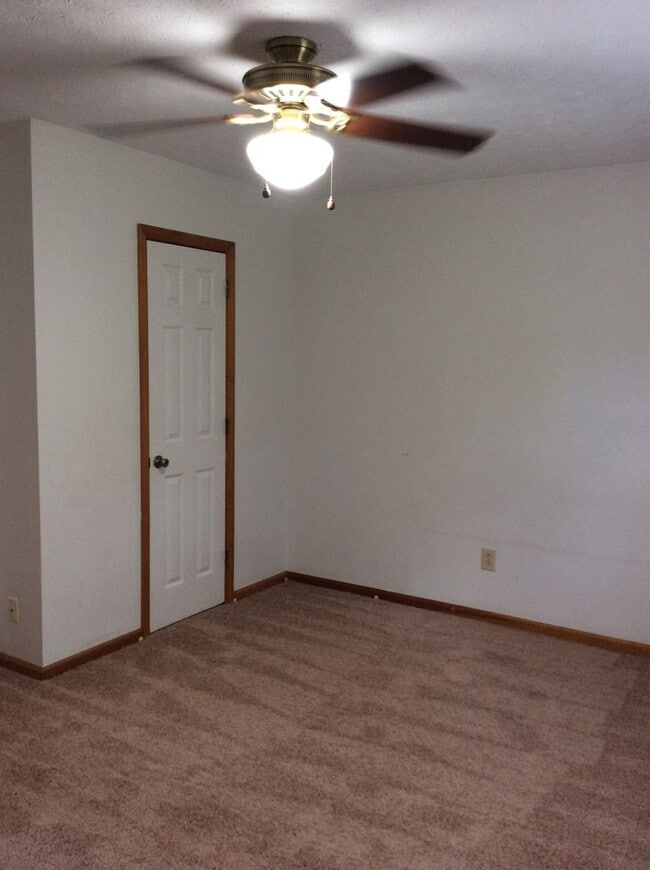 Building Photo - 512 Cougar Pl